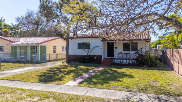 5730 SW 42nd Ter South Miami, FL 33155