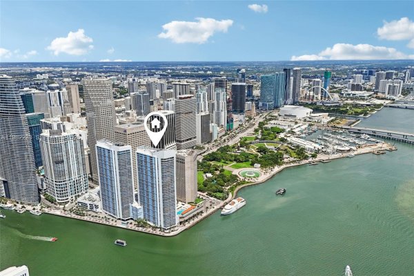 335 S Biscayne Blvd #2702 Miami, FL 33131
