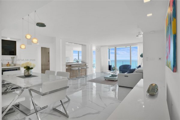 2655 Collins Ave #1911 Miami Beach, FL 33140