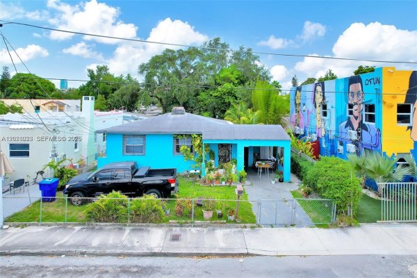 266 NW 32nd St Miami, FL 33127