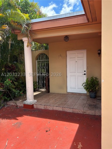 211 NW 60th Ave Miami, FL 33126