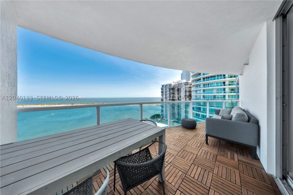 2101 Brickell Ave #1907 Miami, FL 33129