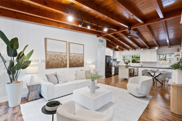 3700 Loquat Ave Miami, FL 33133