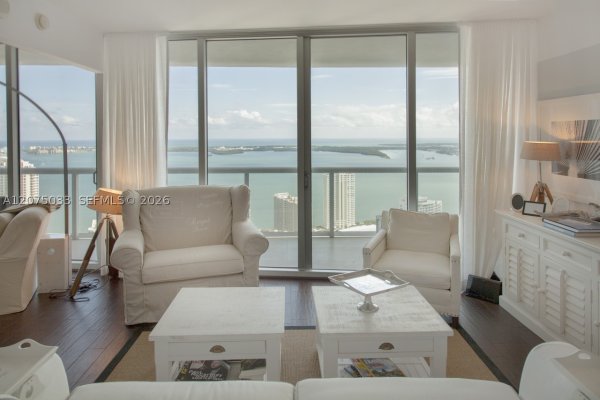 465 Brickell Ave #4703 Miami, FL 33131