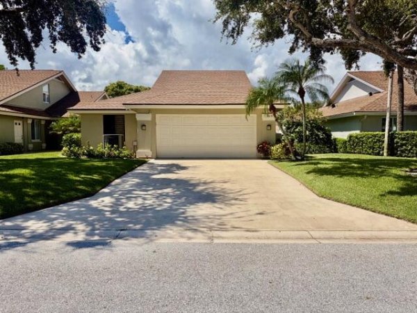 204 Cape Pointe Jupiter, FL 33477