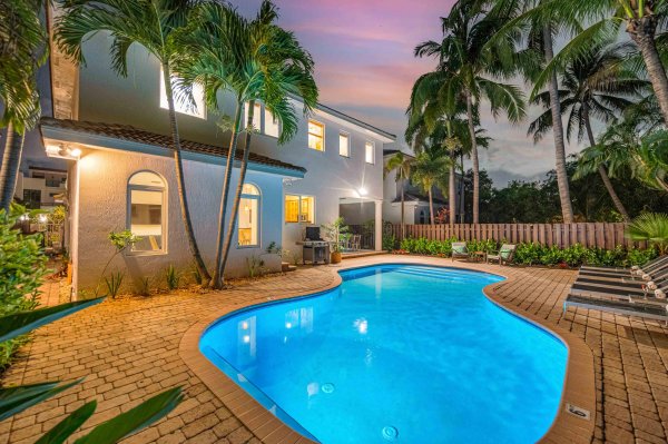 3315 NE 17th Fort Lauderdale, FL 33305