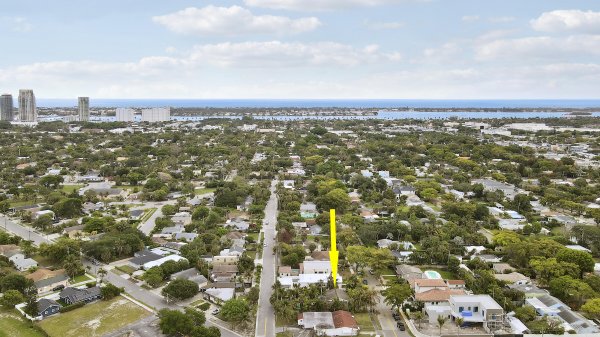 1023 Ardmore West Palm Beach, FL 33401