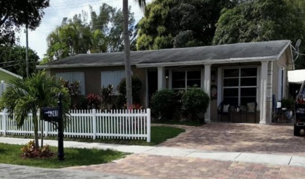 4241 NE 1st Pompano Beach, FL 33064