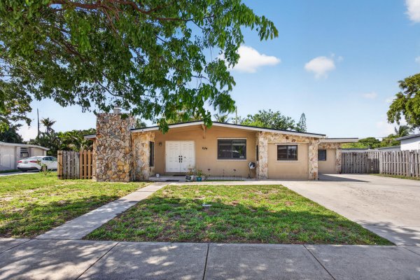 1914 NE 53rd Pompano Beach, FL 33064