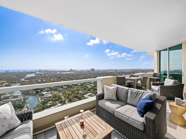 411 N New Riv #3402 Fort Lauderdale, FL 33301