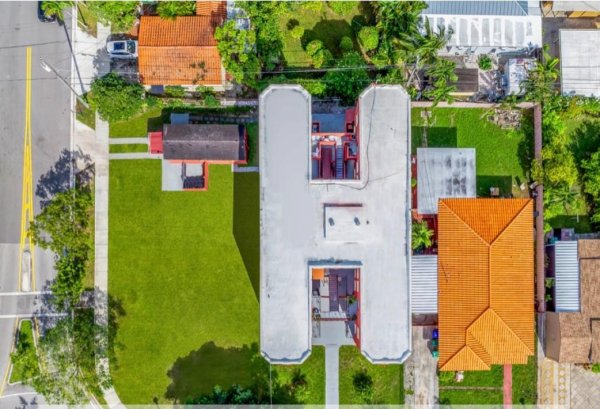 1785 SW 13th St Miami, FL 33145