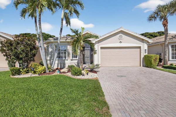 7419 Maple Rdg Boynton Beach, FL 33437