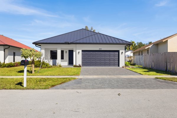 2311 Zeder Delray Beach, FL 33444