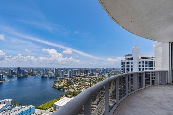 18101 Collins Ave #5401 Sunny Isles Beach, FL 33160