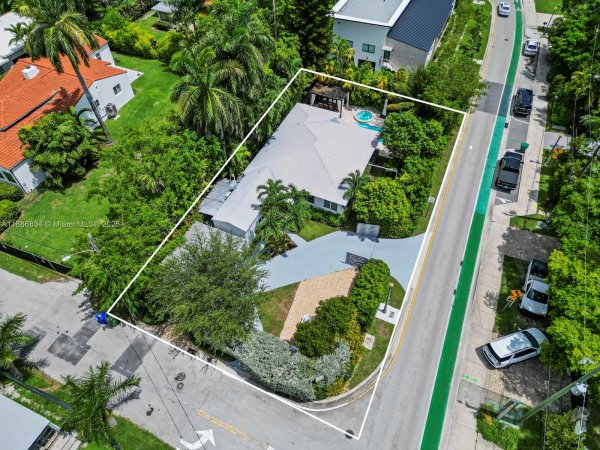 1339 S Venetian Way Miami, FL 33139 1339 S Venetian Way Miami, FL 33139
