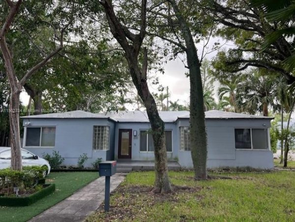 200 NE 48th Ter Miami, FL 33137