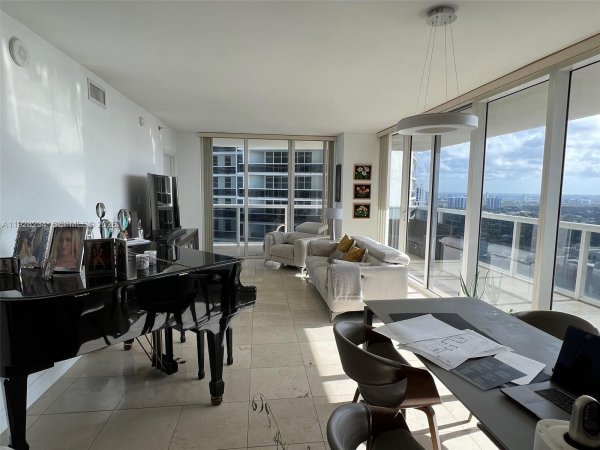 1830 S Ocean Dr #3006 Hallandale Beach, FL 33009