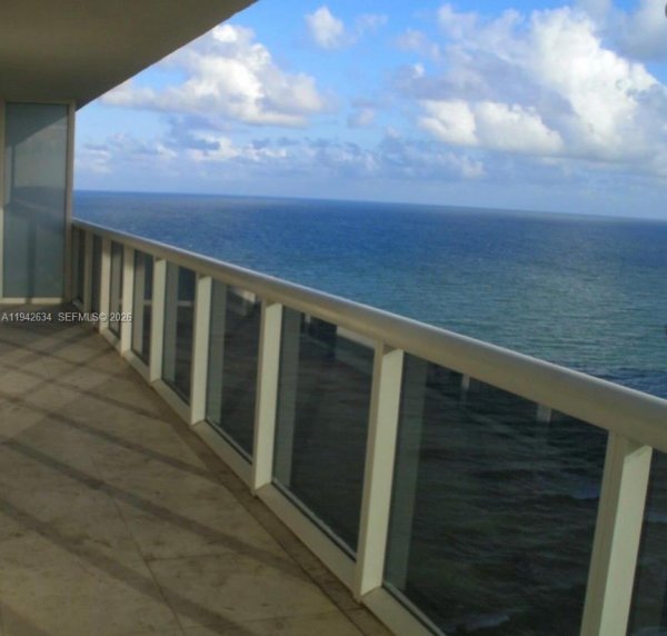 1830 S Ocean Dr #2003 Hallandale Beach, FL 33009