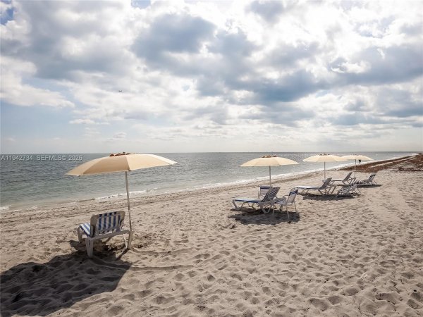 1121 Crandon Blvd #E503 Key Biscayne, FL 33149