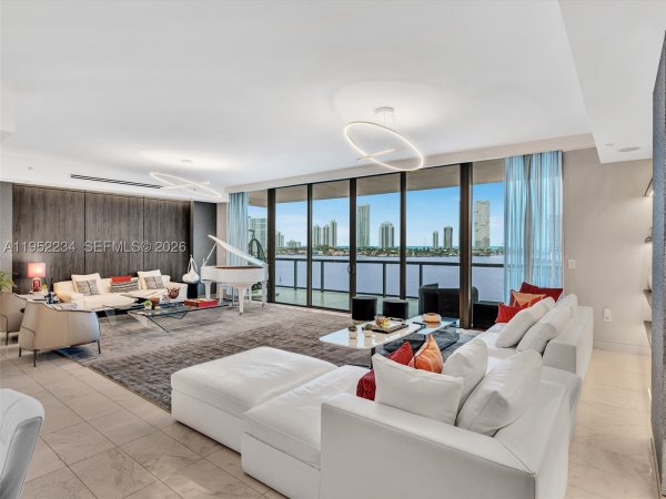 3300 NE 188th St #718 Aventura, FL 33180