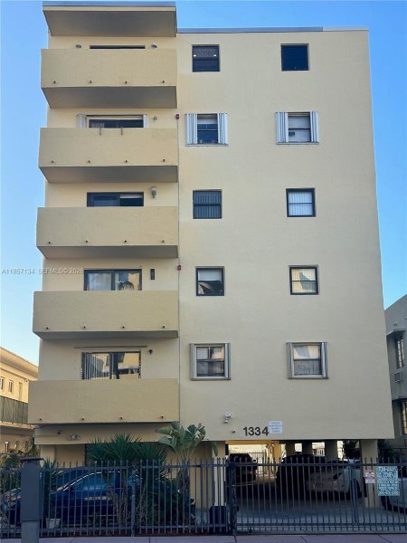 1334 Collins Ave #204 Miami Beach, FL 33139