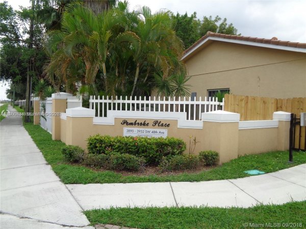 3908 SW 48th Ave Pembroke Park, FL 33023