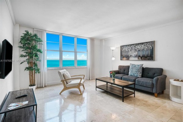 5101 Collins Ave #11L Miami Beach, FL 33140