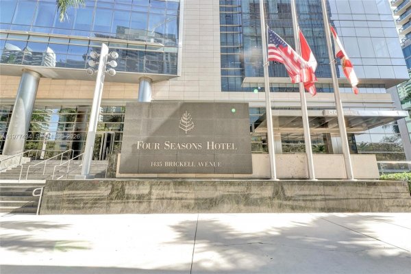 1435 Brickell Ave #3308 Miami, FL 33131