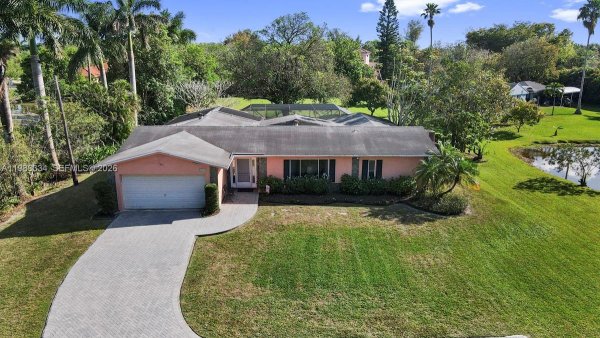 10930 SW 27th Ct Davie, FL 33328