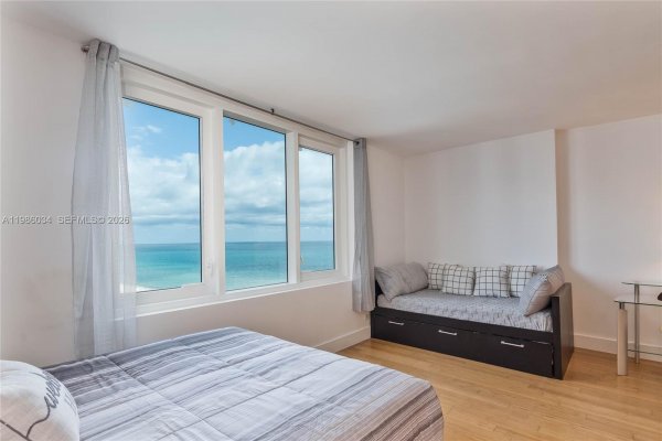 2301 Collins Ave #1512 Miami Beach, FL 33139