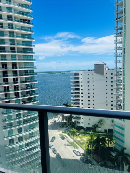 1300 Brickell Bay Dr #1606 Miami, FL 33131
