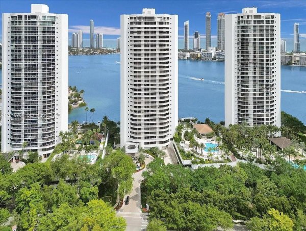3000 Island Blvd #2802 Aventura, FL 33160
