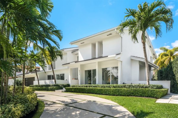 6832 Sunrise Ct Coral Gables, FL 33133
