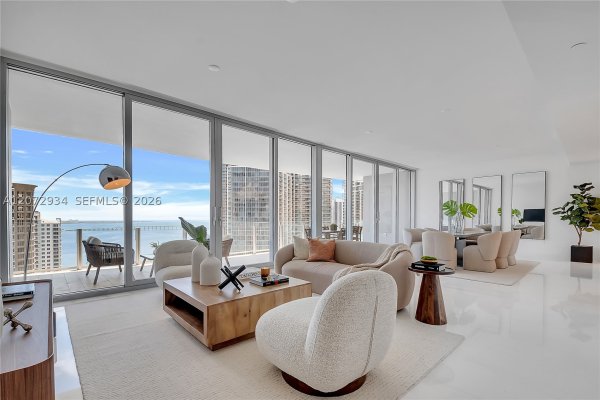 300 Biscayne Blvd Way #2902E Miami, FL 33131