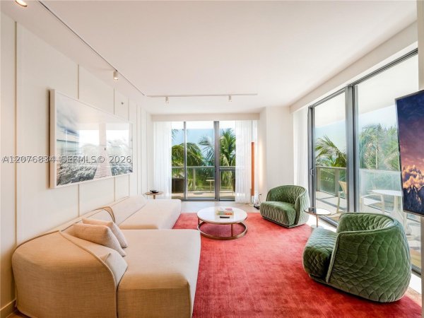 2201 Collins Ave #428 Miami Beach, FL 33139