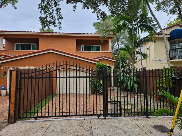 3280 Gifford Ln #3280 Miami, FL 33133