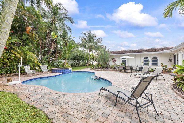 2501 NE 26th Fort Lauderdale, FL 33305