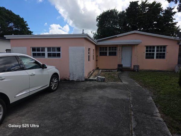 446 NW 119th Miami, FL 33168