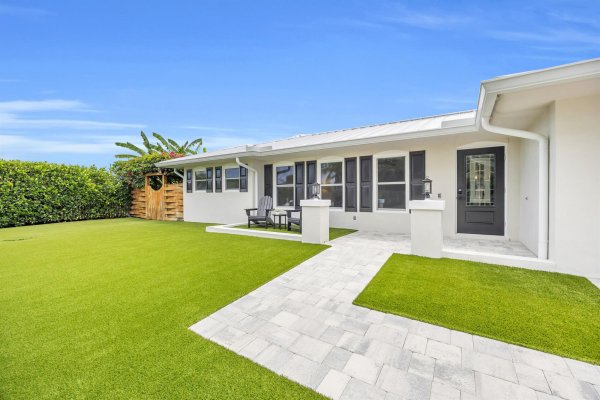 11 SE Splitrail Cir Jupiter, FL 33469