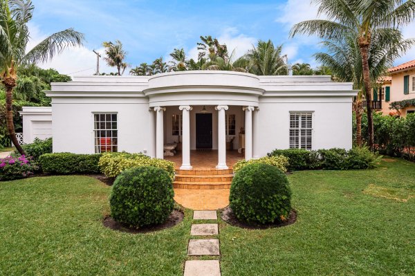 425 Seaspray Palm Beach, FL 33480