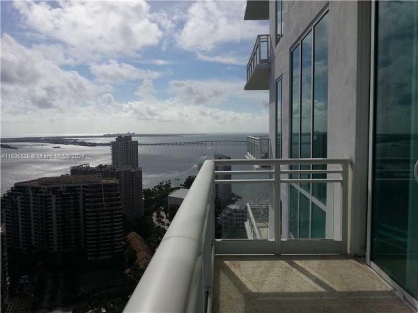 900 Brickell Key Blvd #2803 Miami, FL 33131