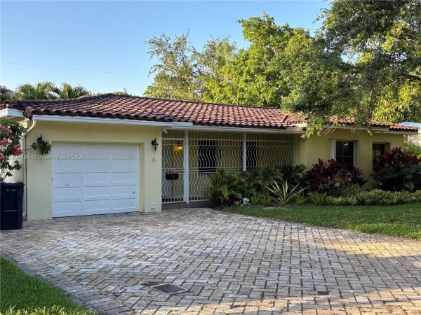 5951 SW 84th St South Miami, FL 33143