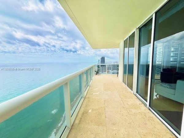 1830 S Ocean Dr #3702 Hallandale Beach, FL 33009