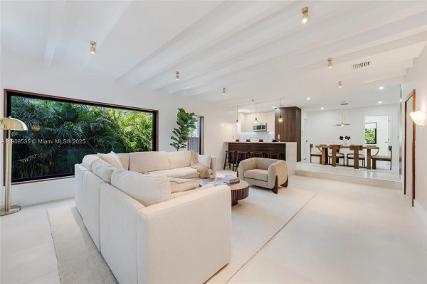 1244 SW 14th St Miami, FL 33145