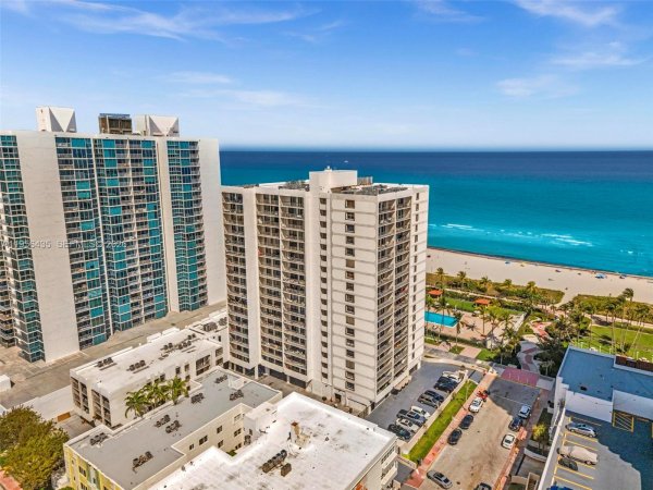 2625 Collins Ave #1109 Miami Beach, FL 33140
