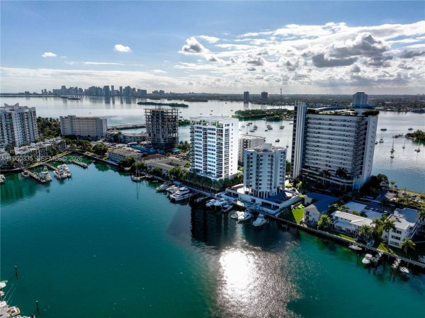 7929 West Dr #903 North Bay Village, FL 33141