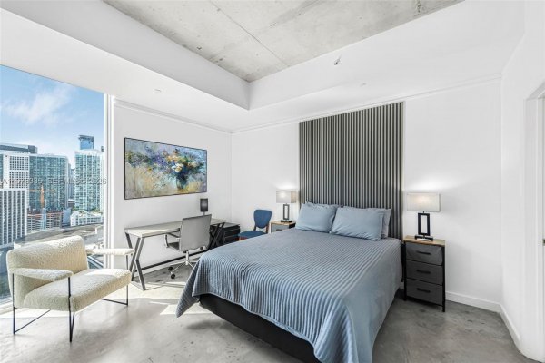 151 SE 1st St #2409 Miami, FL 33131