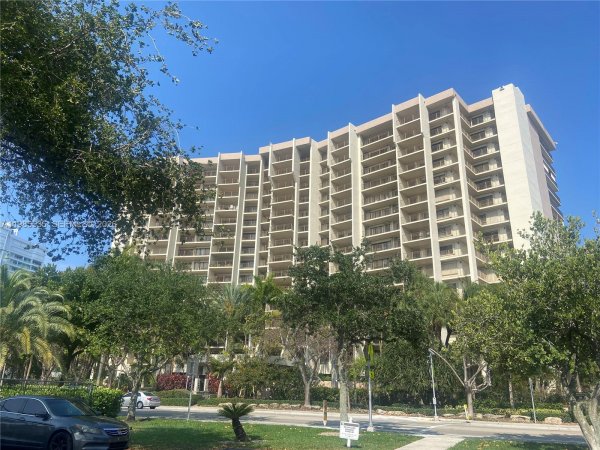 1800 S Ocean Blvd #301 Lauderdale By The Sea, FL 33062