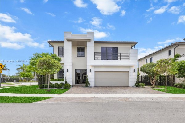 12021 SW 82nd Pl Miami, FL 33156