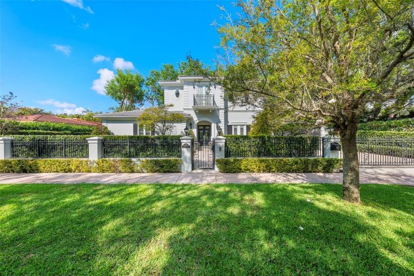 6900 Altamira St Coral Gables, FL 33146